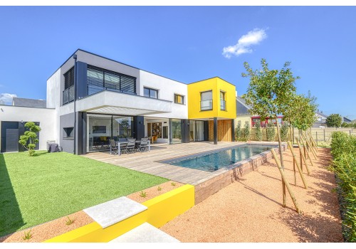 MAISON D'ARCHITECTE DESIGN A SAINT MARS DU DESERT AVEC SOLARIUM ET SALLE DE SPORT