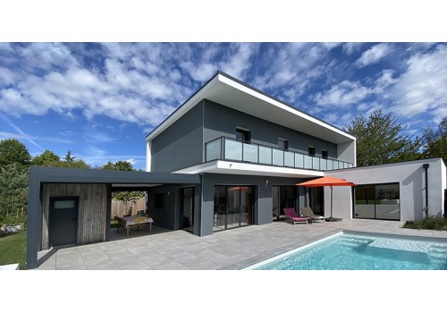 MAISON D'ARCHITECTE MODERNE AVEC BALCON PANORAMIQUE A SAUTRON